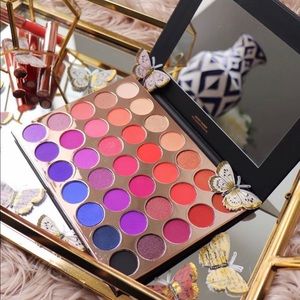 Kara beauty palette